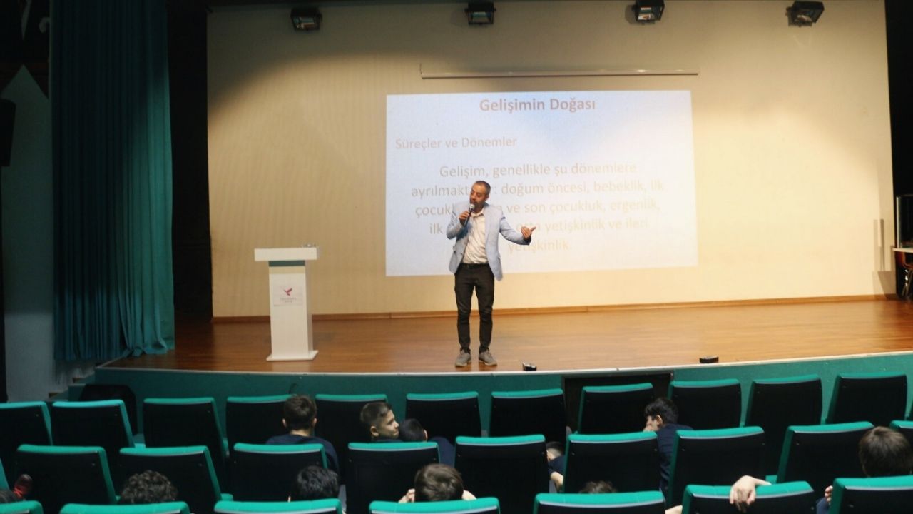 “Bana Bir Şeyler Oluyor” Semineri Gerçekleşti