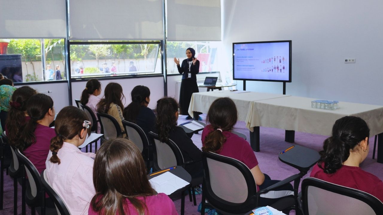 Bana Bir Şeyler Oluyor Seminerleri