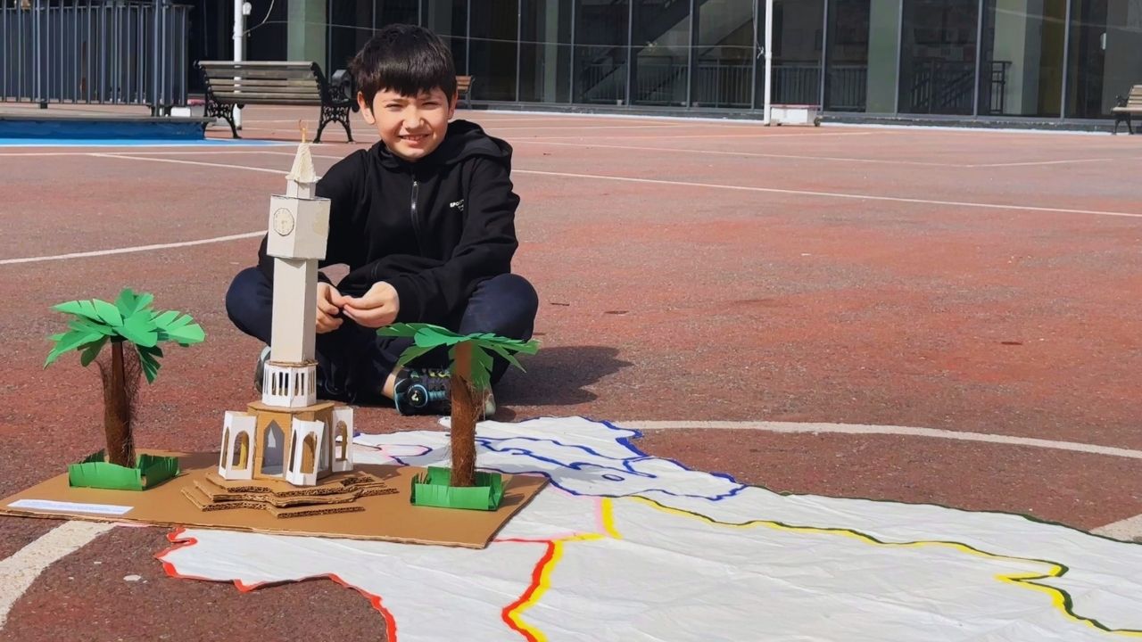 Geri Dönüşen Maketlerle Ülkemizi Tanıyoruz