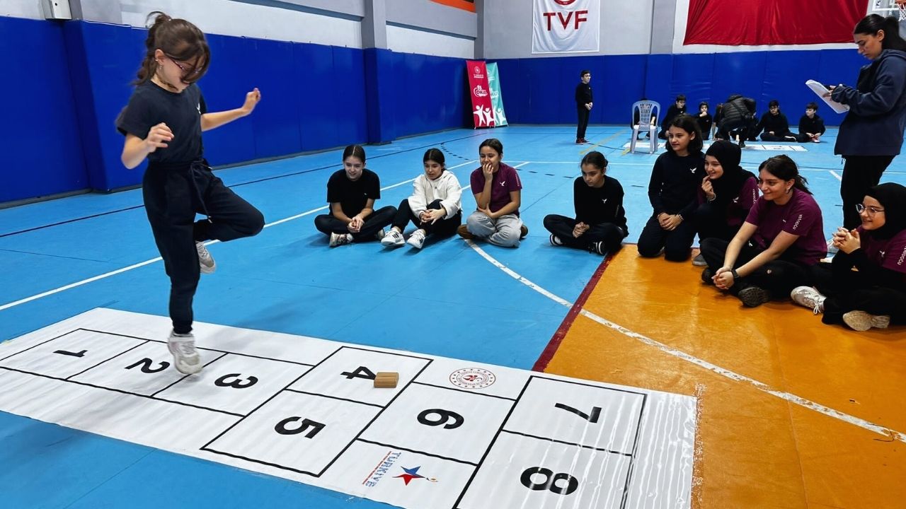 İlçe Geleneksel Çocuk Oyunları Müsabakaları