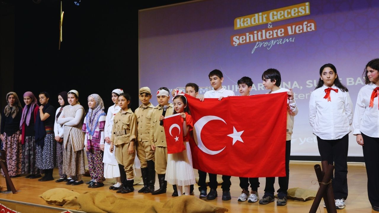 Şehitlerimizi Anarken Kadir Gecesi’nin Bereketini Yaşadık