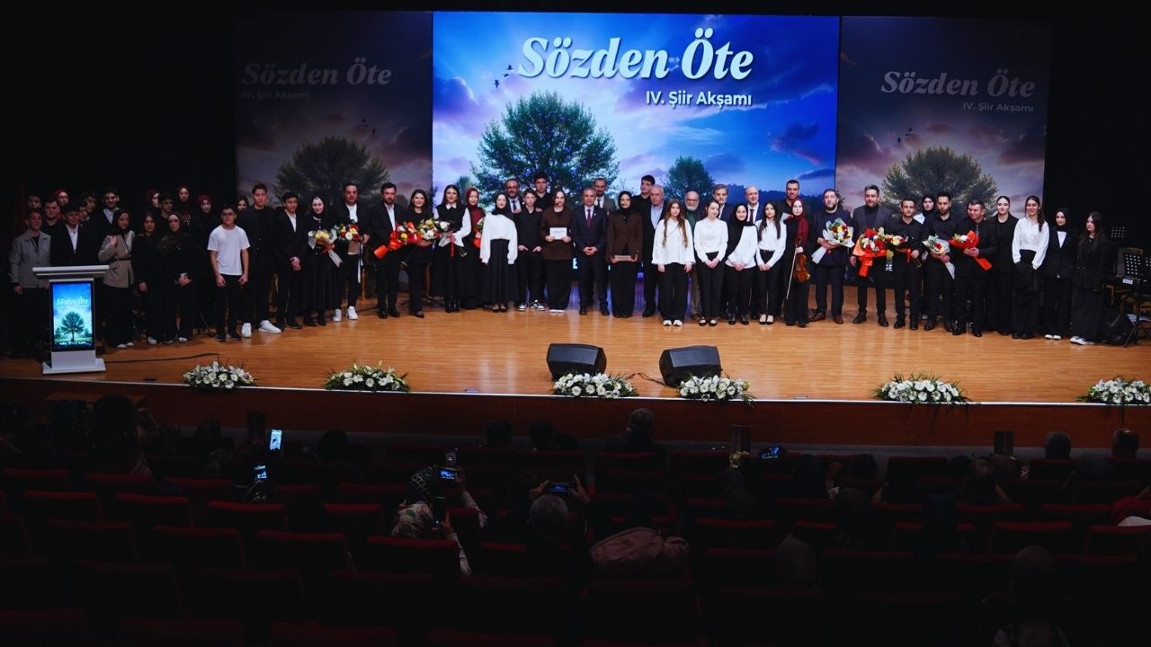 Umuda İthaf Edilen Bir Şiir Akşamı