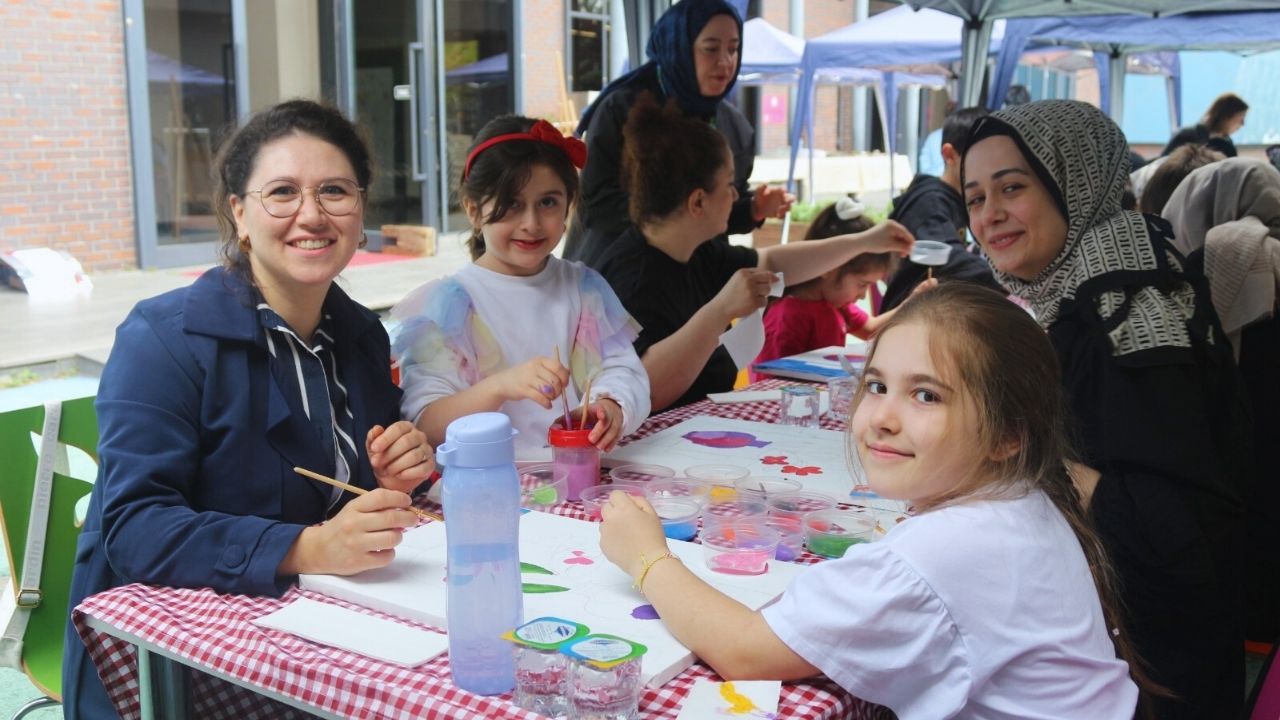 Velilerimizle Tuval Boyama Gerçekleştirdik